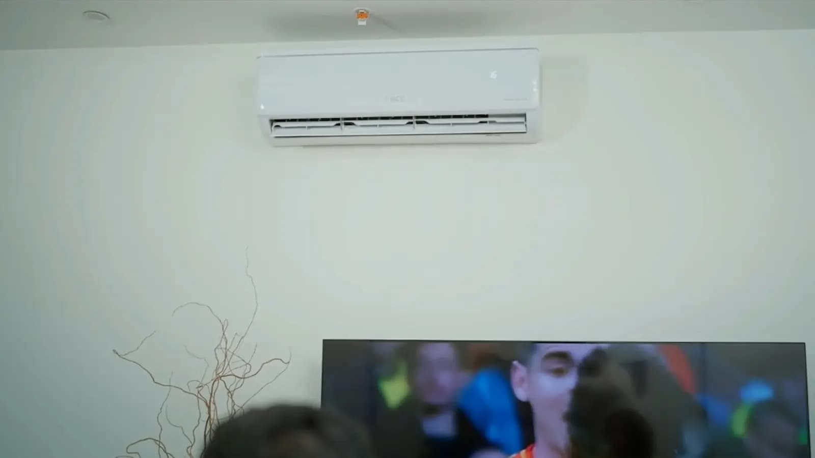 The ACC split unit doing its job above the screen.